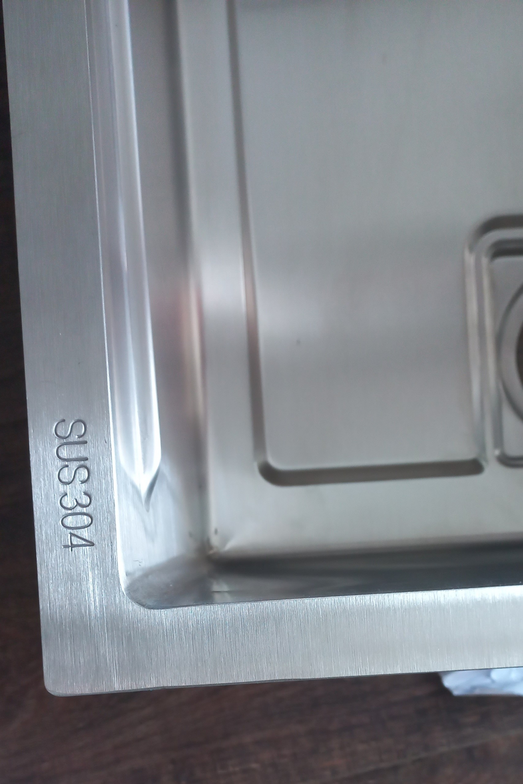 Combo chậu rửa chén bát 1 hố lớn Valenza size 7846 inox 304 kèm vòi rửa bát rút dây Valenza RT-02 inox 304, bộ xả to ngăn mùi, khay inox kín-TẶNG BÌNH NƯỚC RỬA CHÉN