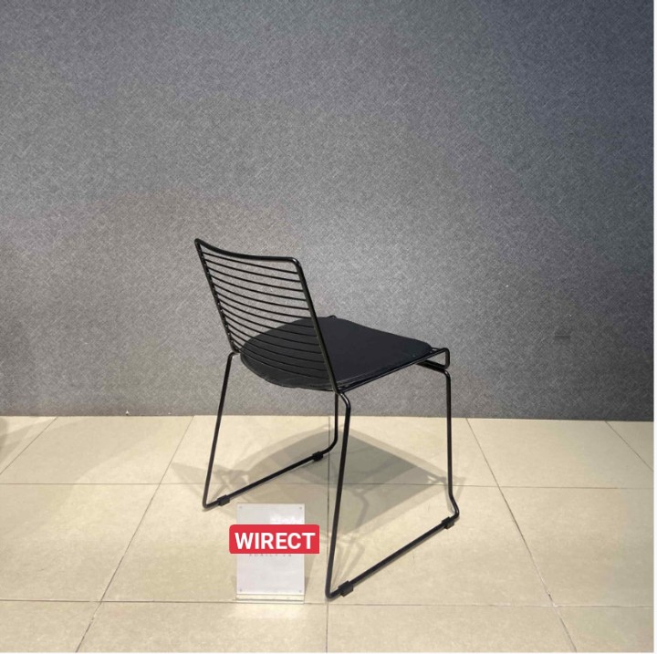 Ghế ngồi phòng ăn Juno Sofa WIRECT khung sắt 49 x 44 x 77 cm có nệm