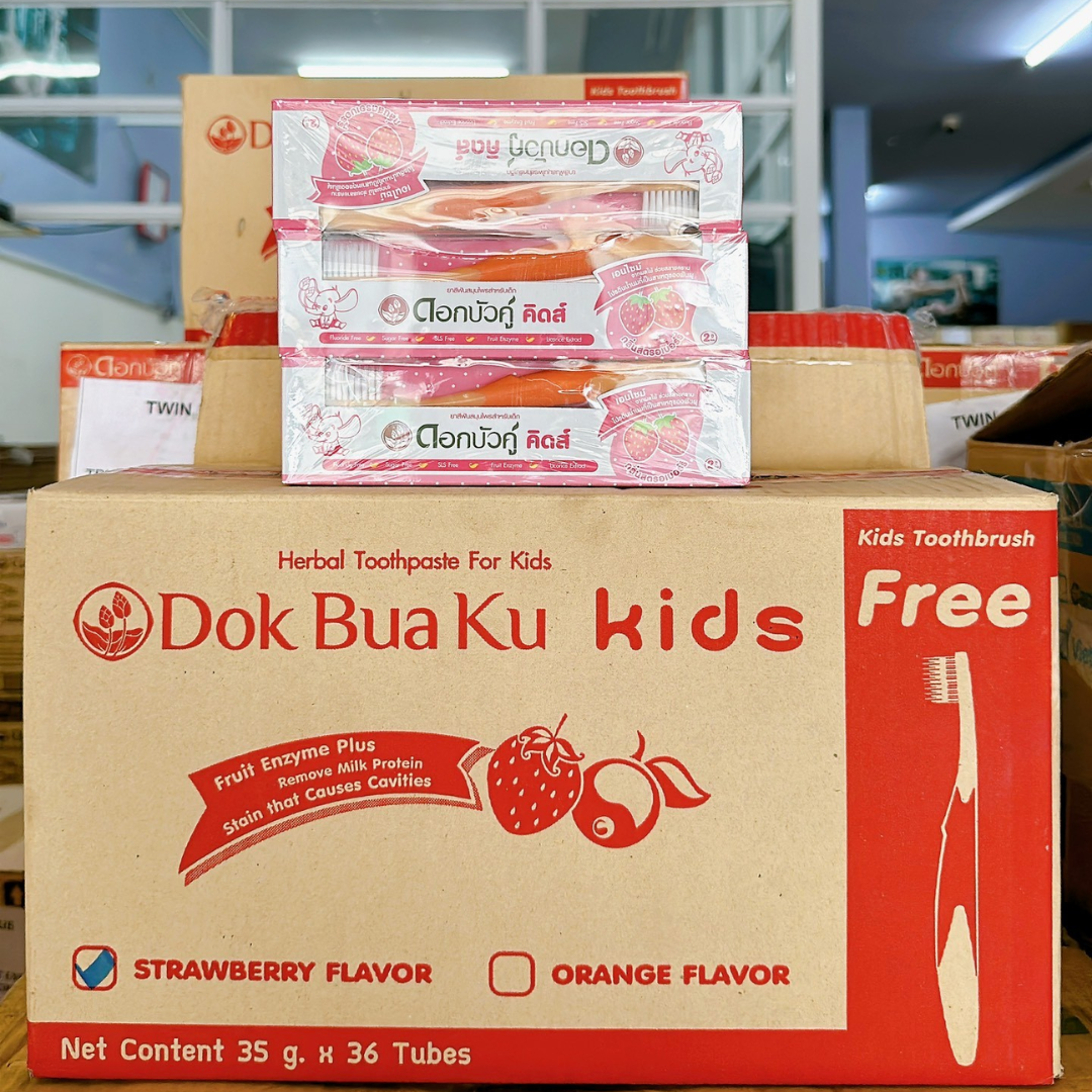 Kem đánh răng thảo dược Dokbuaku cho bé vị dâu chống sâu răng - 35g/Tuýp