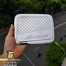 Ốp nắp bình xăng Mitsubishi Attrange 2018-2020 mạ Crom
