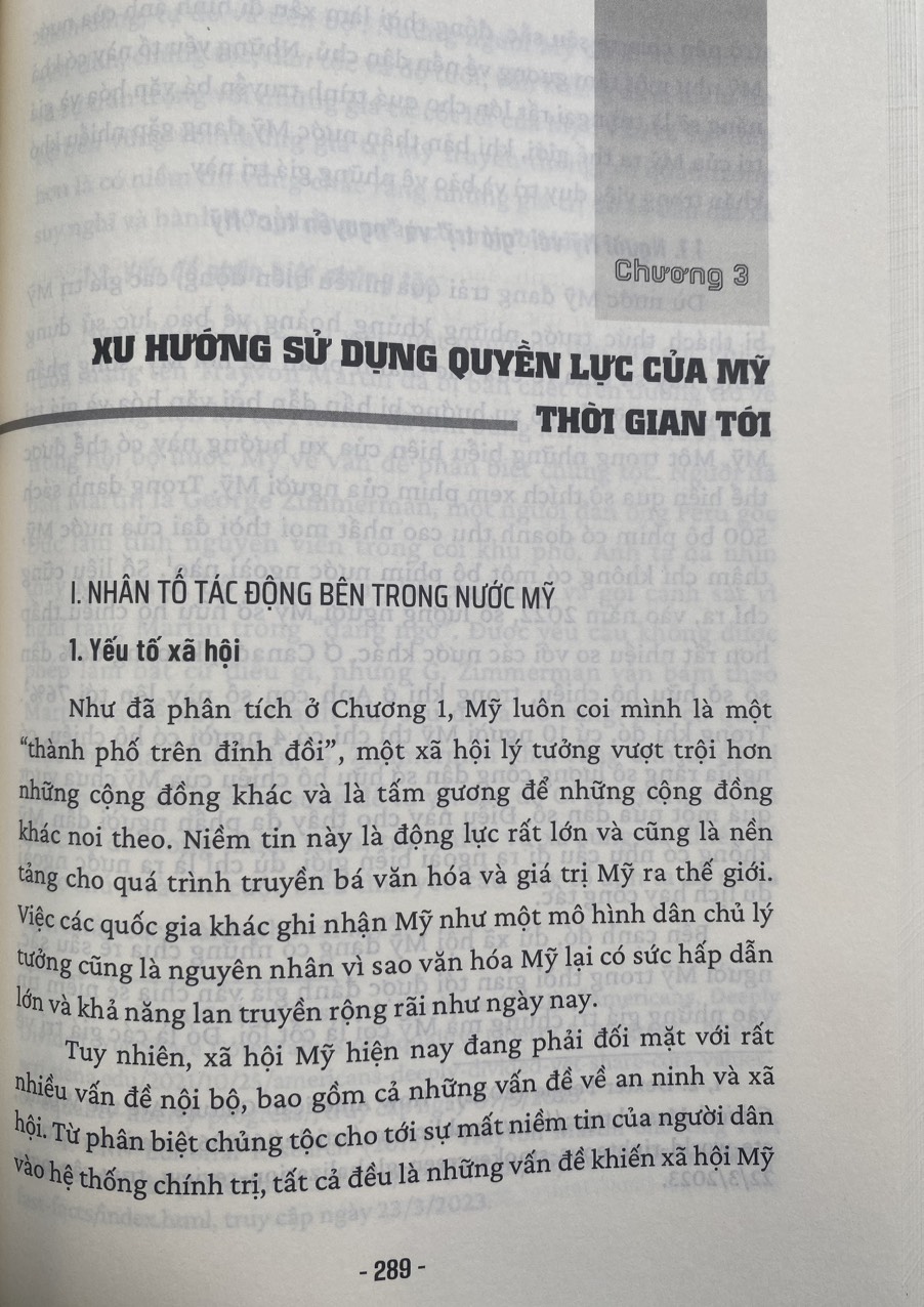 Quyền lực Mỹ trong quan hệ ngoại giao tiếp cận từ góc độ lịch sự và văn hóa (Sách chuyên khảo)