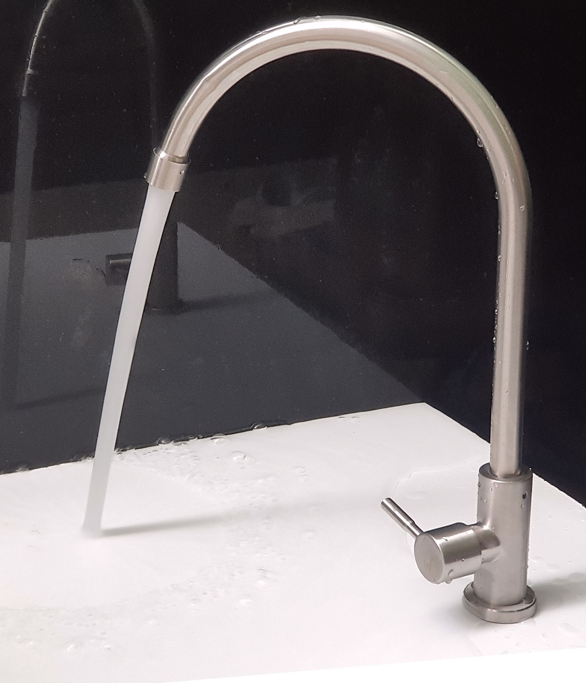 Vòi rửa chén lạnh Inox SUS 304 Eurolife EL-T017 (Trắng vàng)