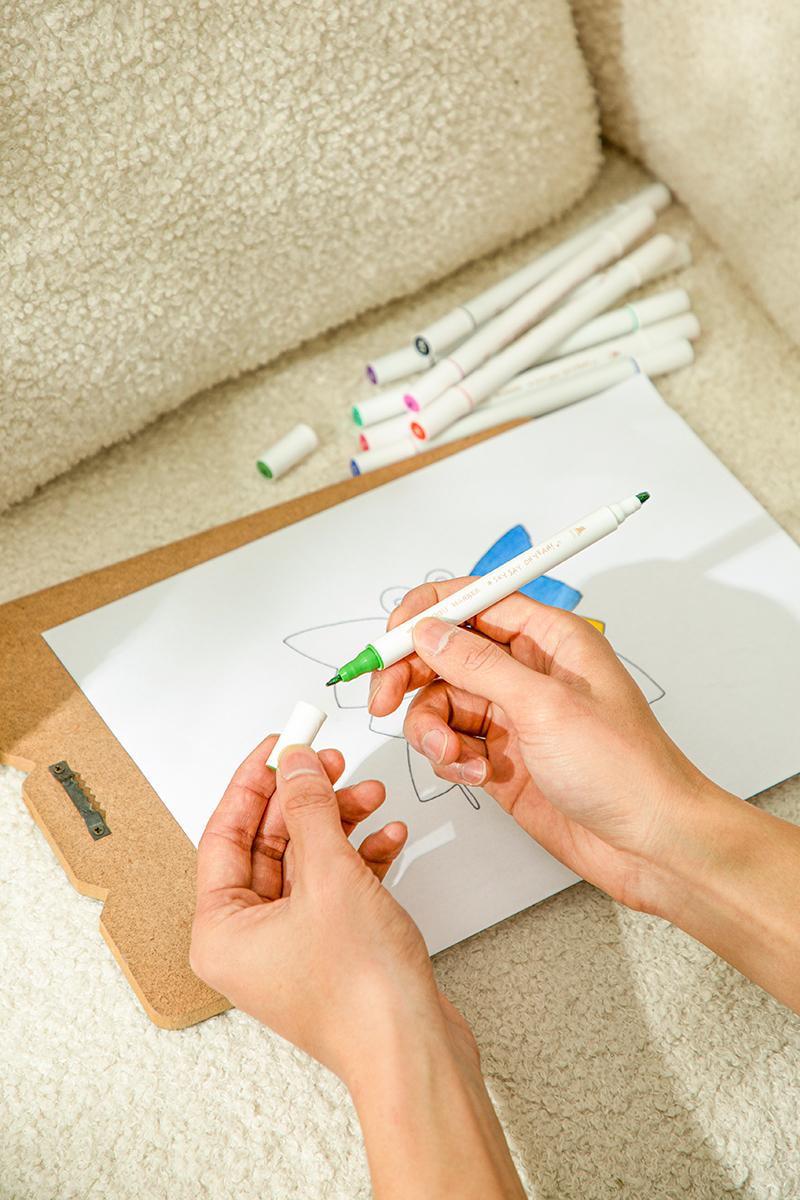 Hộp Bút 36 Màu Deli Sketch Marker - Phiên Bản Sơn Tùng M-TP Giới Hạn - Deli C185-36