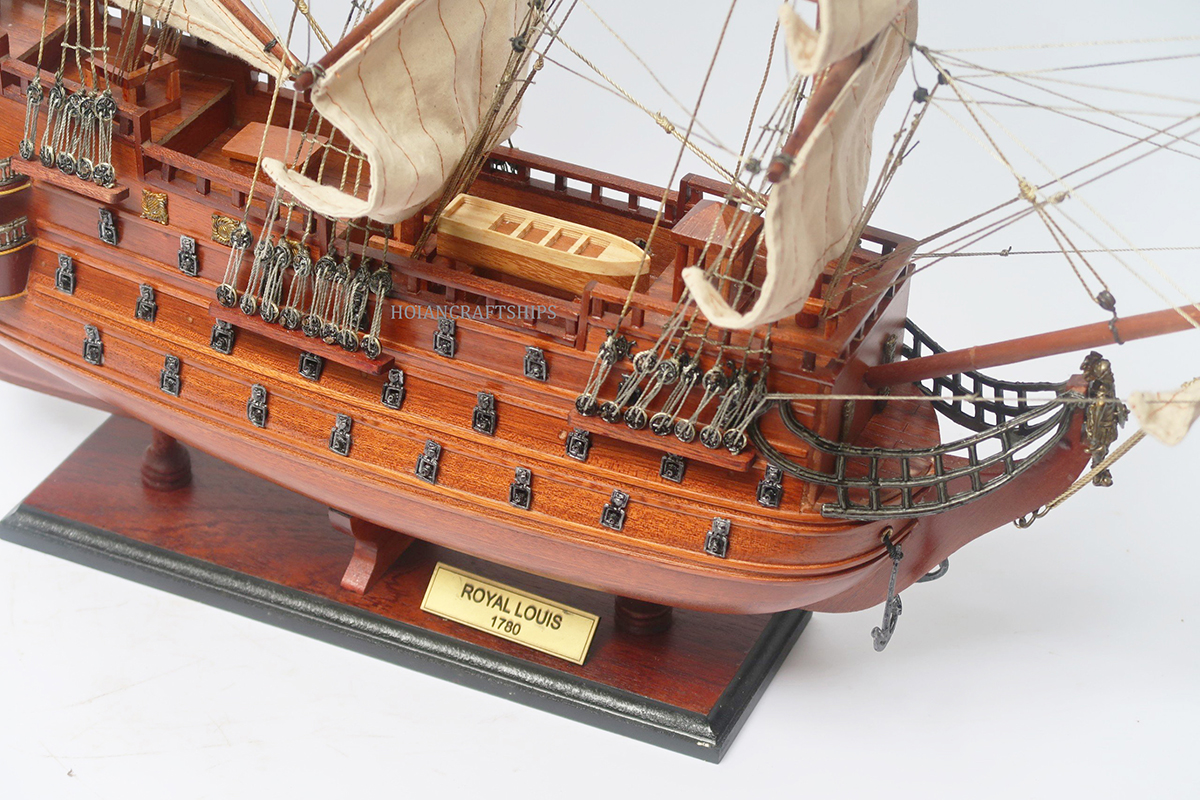 Mô hình thuyền chiến cổ Royal Louis (62cm)