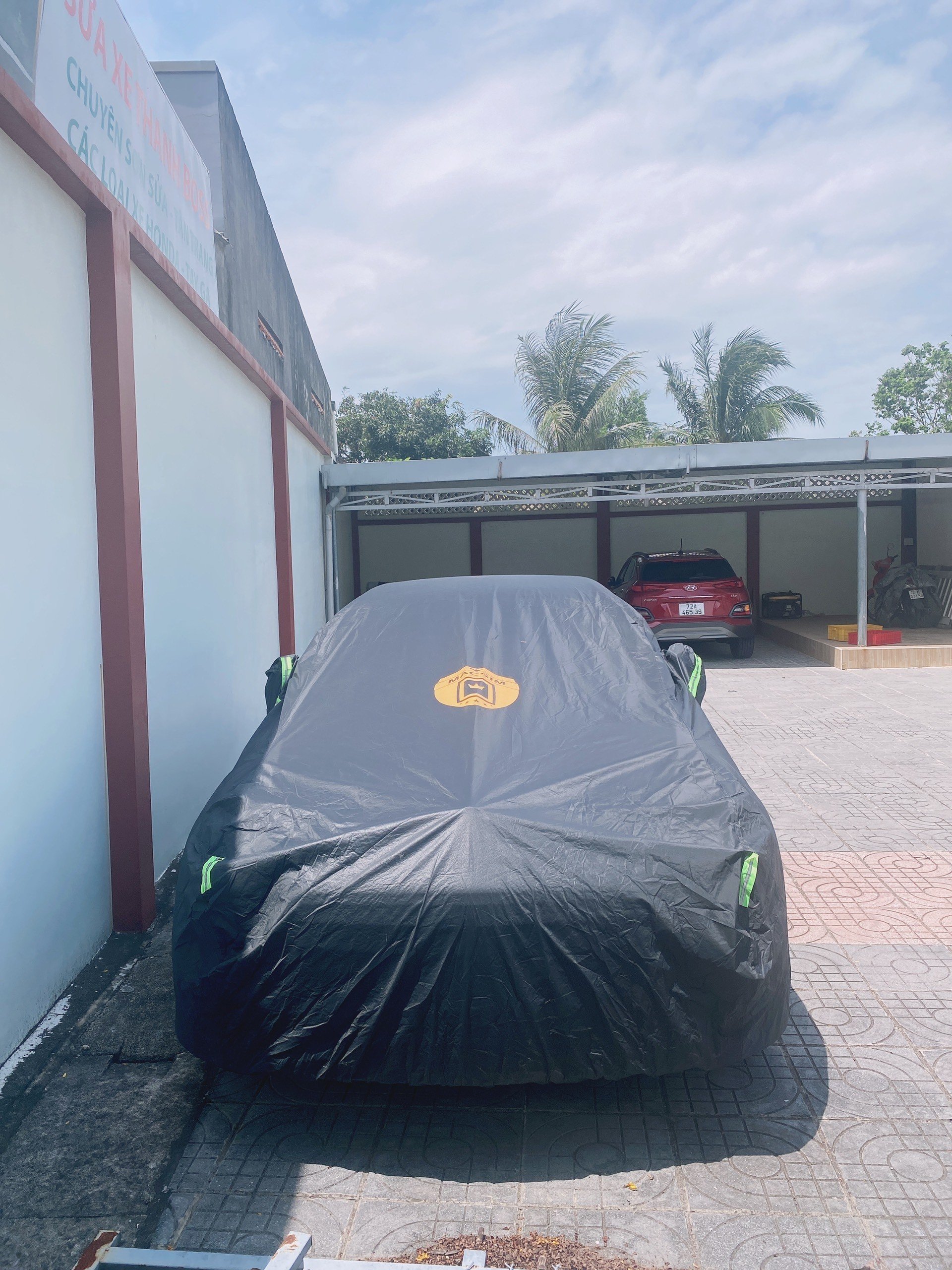 Bạt phủ ô tô Huyndai Santafe chất liệu Polyester - màu đen cao cấp MACSIM màu đen