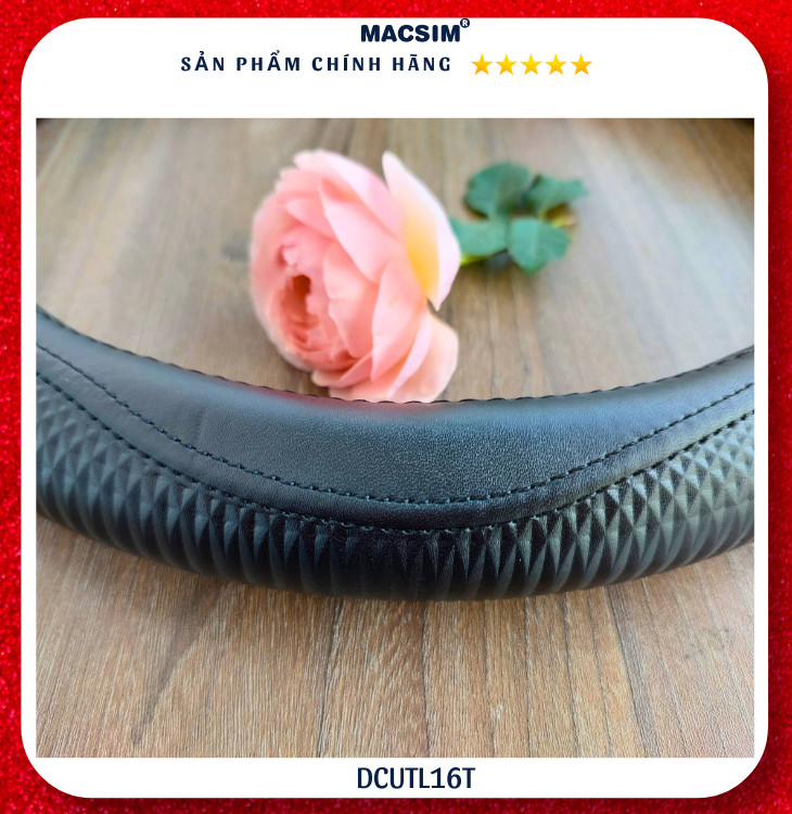 Bọc vô lăng cao cấp Macsim mã Dcut L16T-2 chất liệu da thật lõi cao su non cỡ M cho các dòng xe