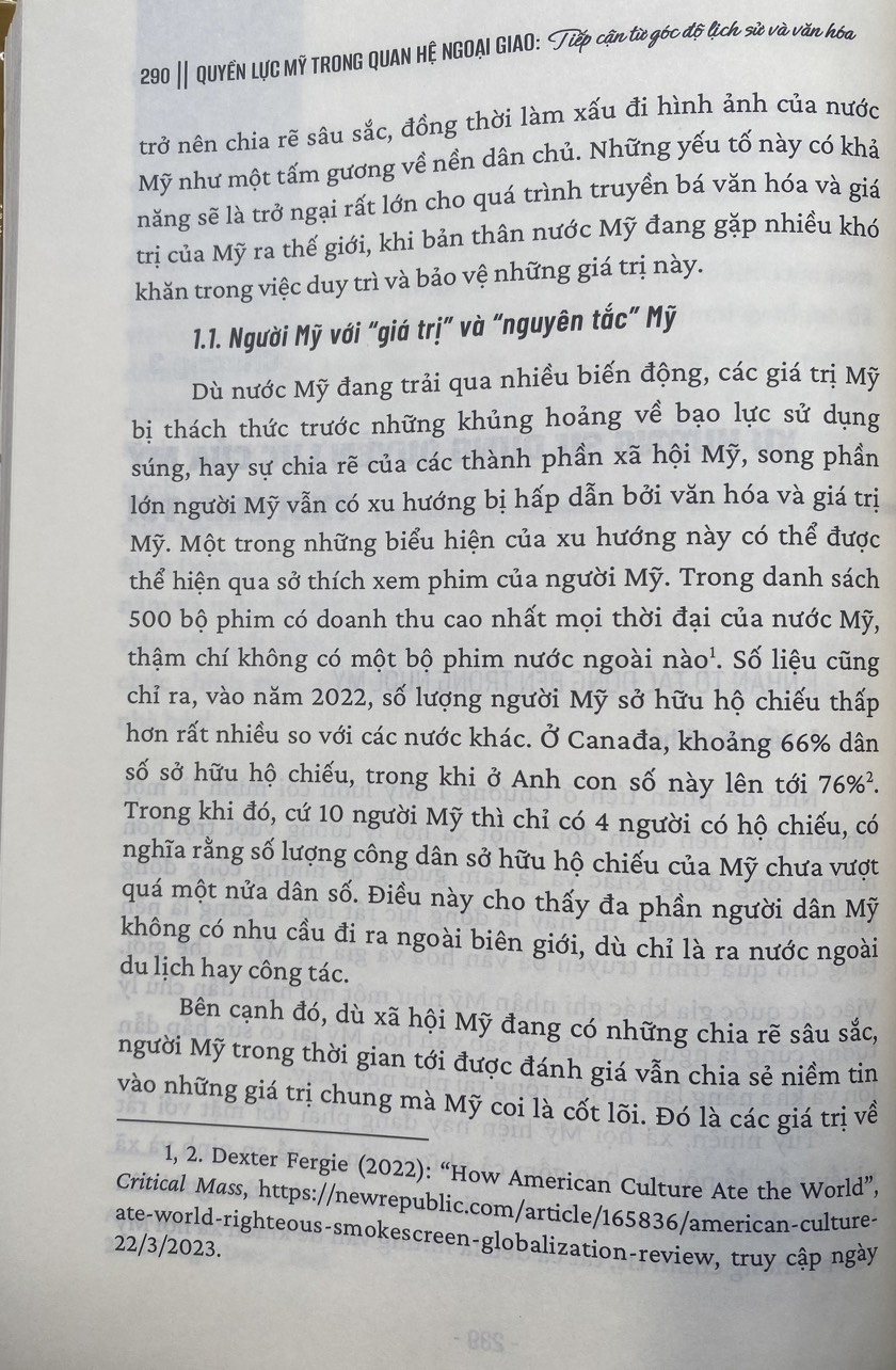 Quyền lực Mỹ trong quan hệ ngoại giao tiếp cận từ góc độ lịch sự và văn hóa (Sách chuyên khảo)