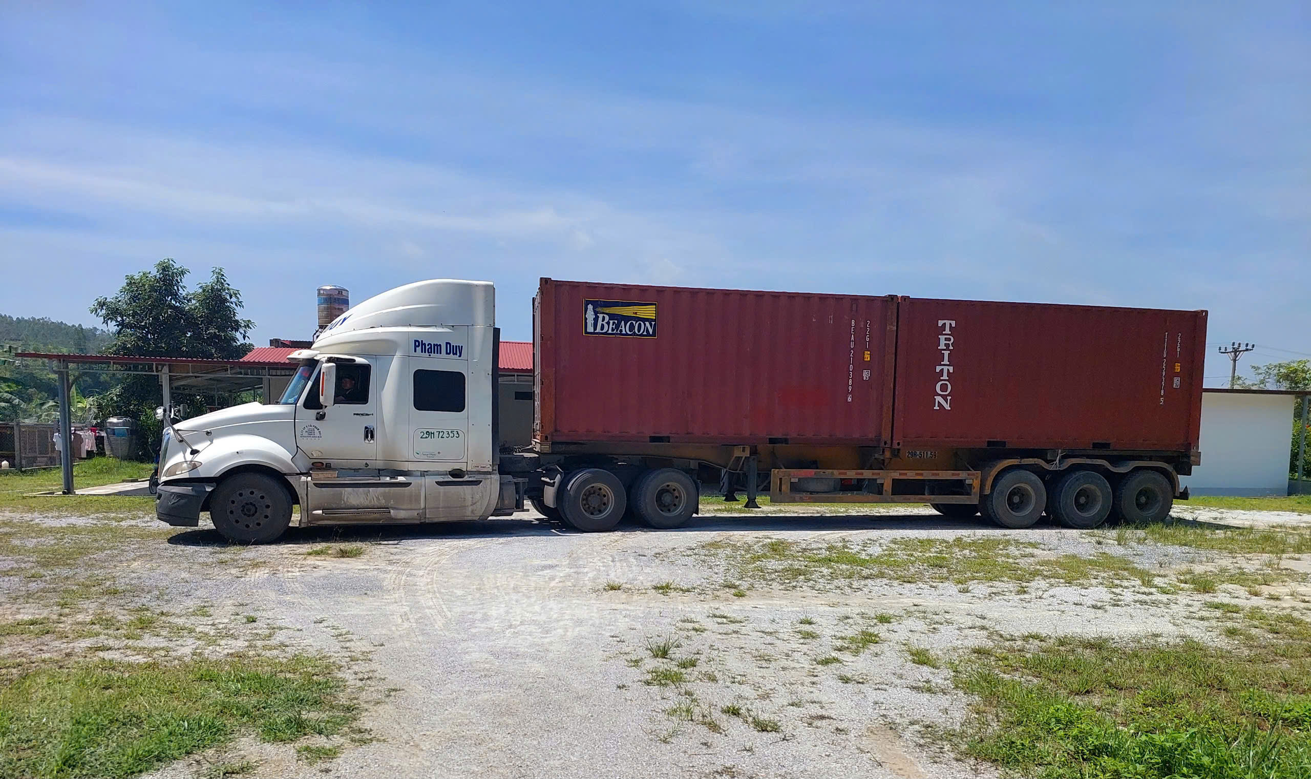 Bạt phủ ô tô chất liệu vải không dệt 3 lớp cao cấp thương hiệu MACSIM cho xe ô tô Huyndai Custin- màu ghi