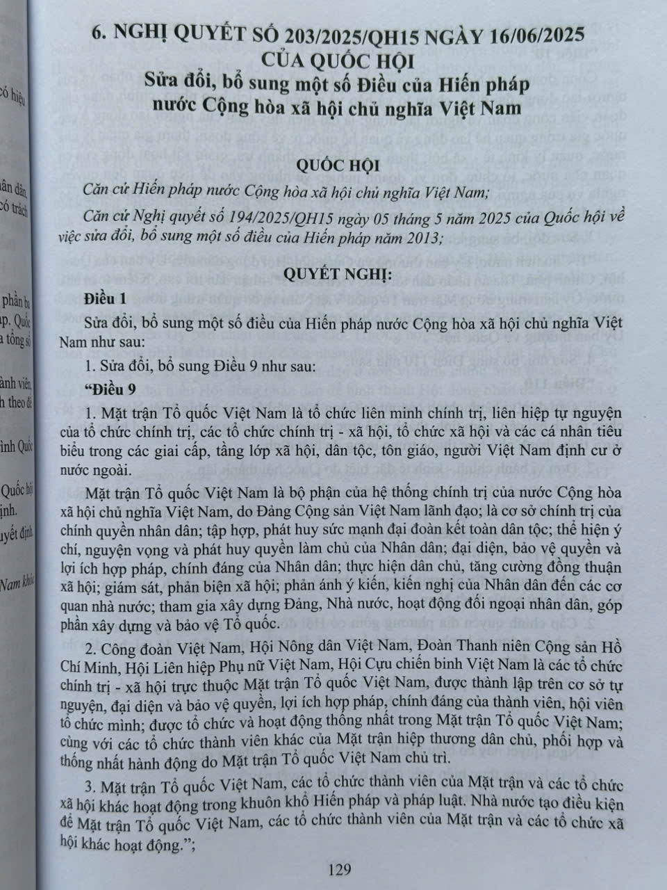 Sách Hiến Pháp Việt Nam Qua Các Thời Kỳ – Các Bản Hiến Pháp năm 1946, 1959, 1980, 1992, năm 2013 sửa đổi, bổ sung năm 2025 (V1600D)