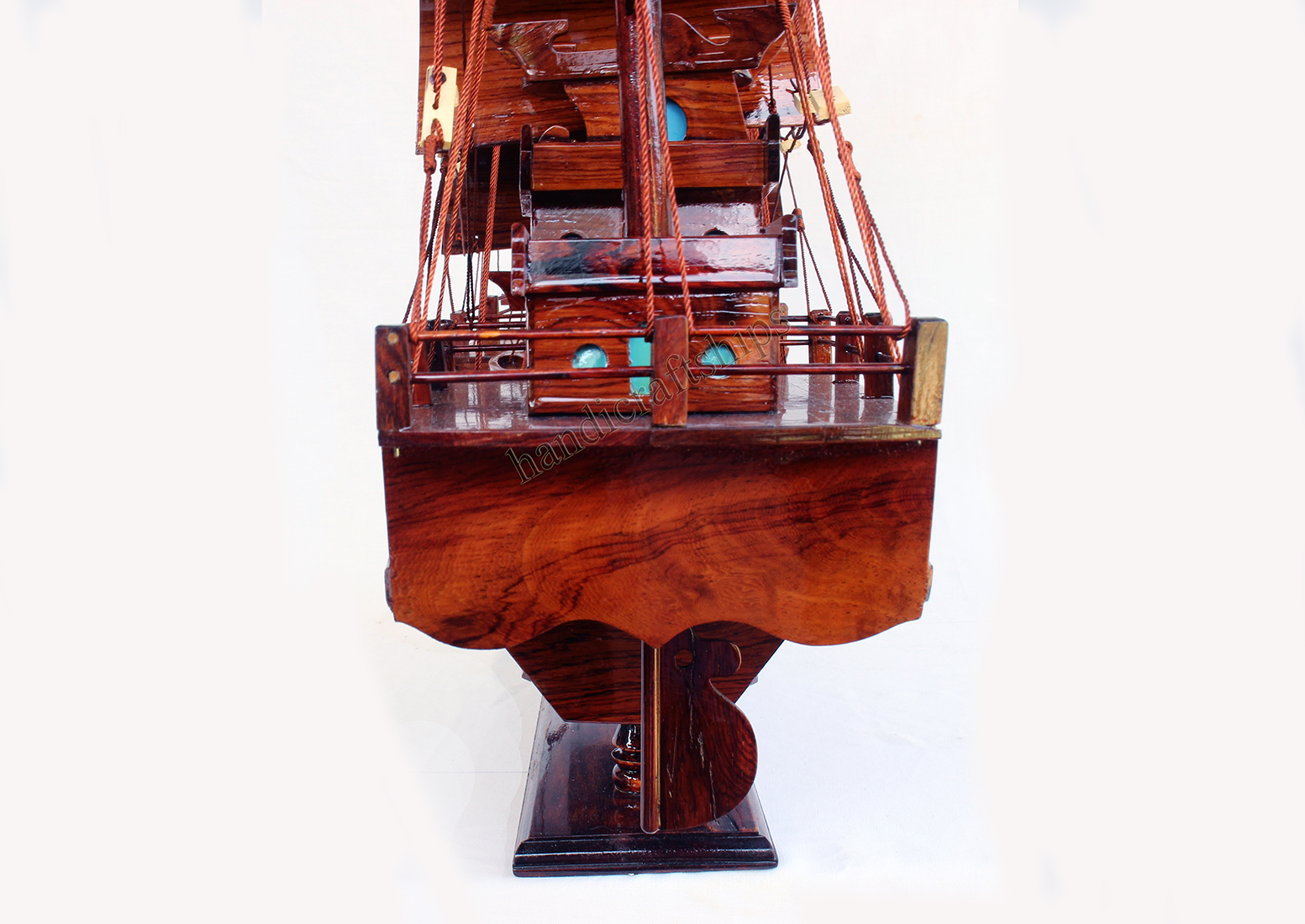 Mô hình thuyền buồm Santa Thái (dài 53cm)