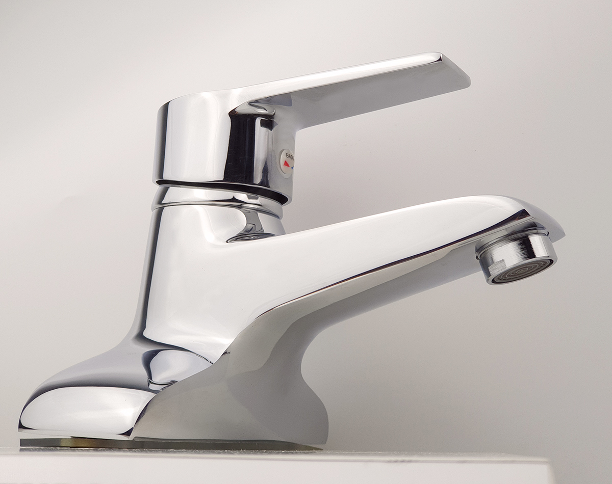 Vòi Lavabo nóng lạnh 2 chân Đồng mạ Chrome Eurolife EL-AZA03-1 (Trắng bạc)
