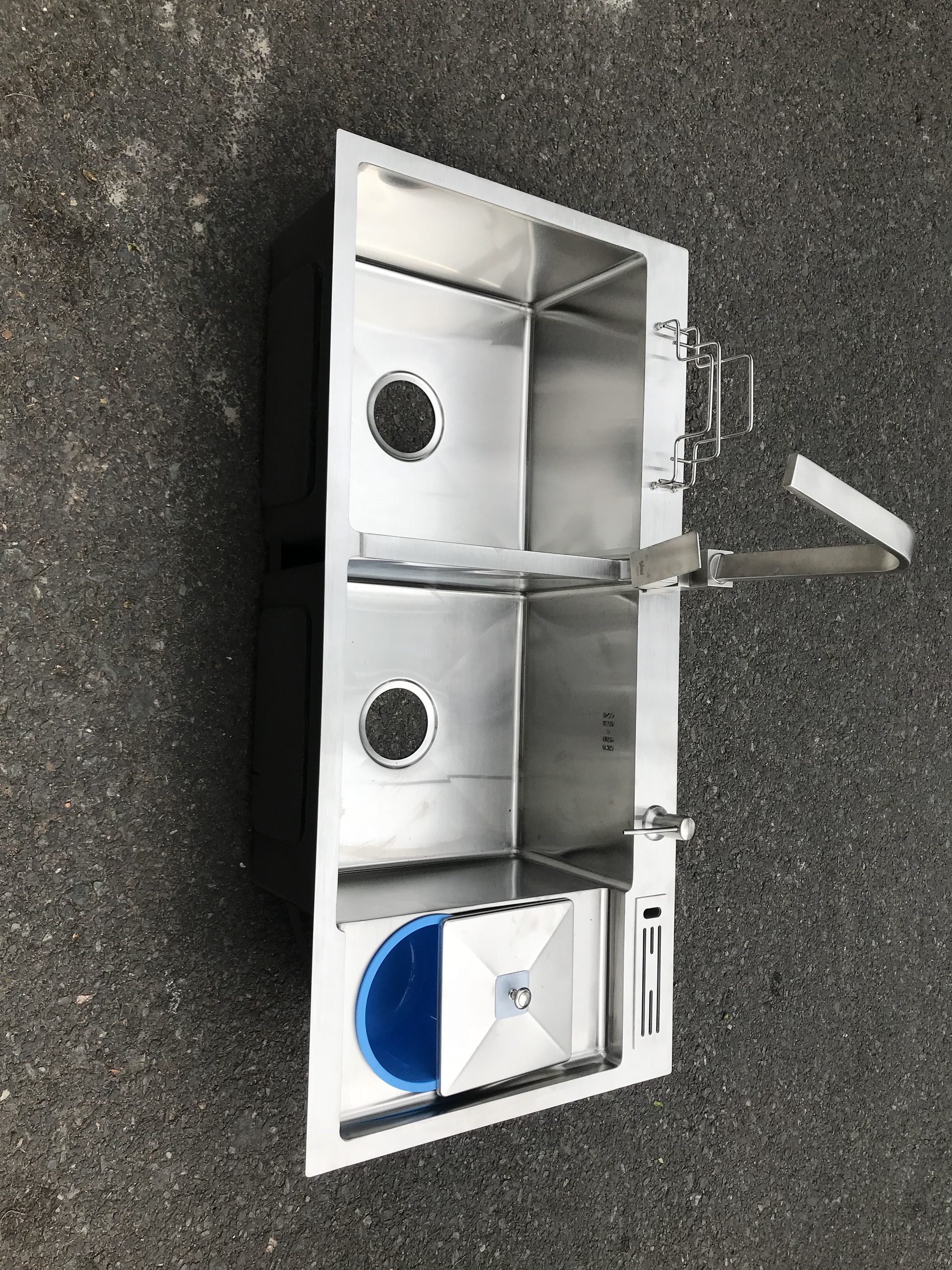 Combo Chậu Rửa Chén Đúc Inox 304 Kích Thước 1000x480 ,Vòi Rửa Chén,Rổ Đa Năng, Bình Xà Phòng