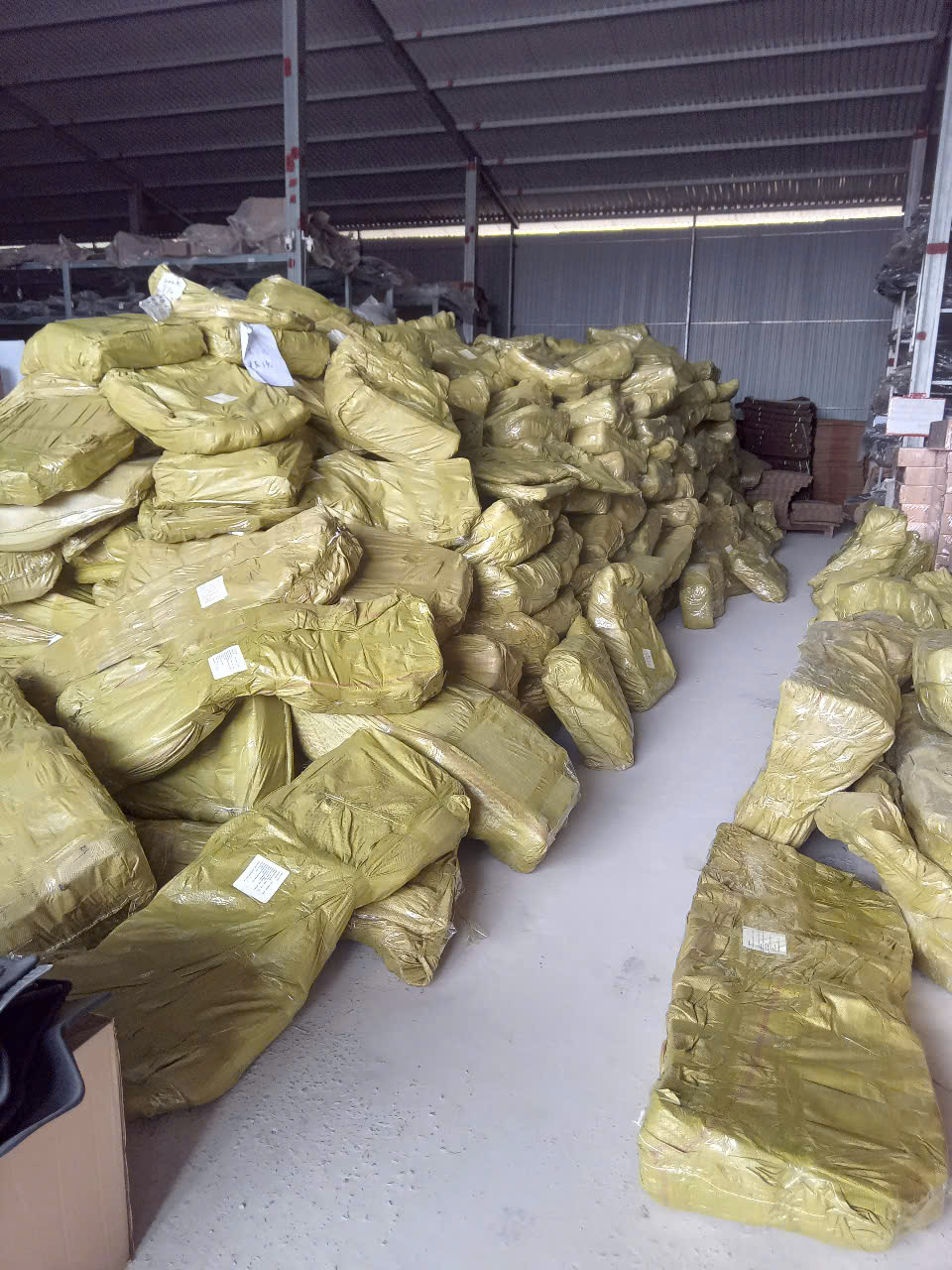 Bạt phủ ô tô Vinfast VF6 chất liệu Polyester - màu đen cao cấp MACSIM màu đen