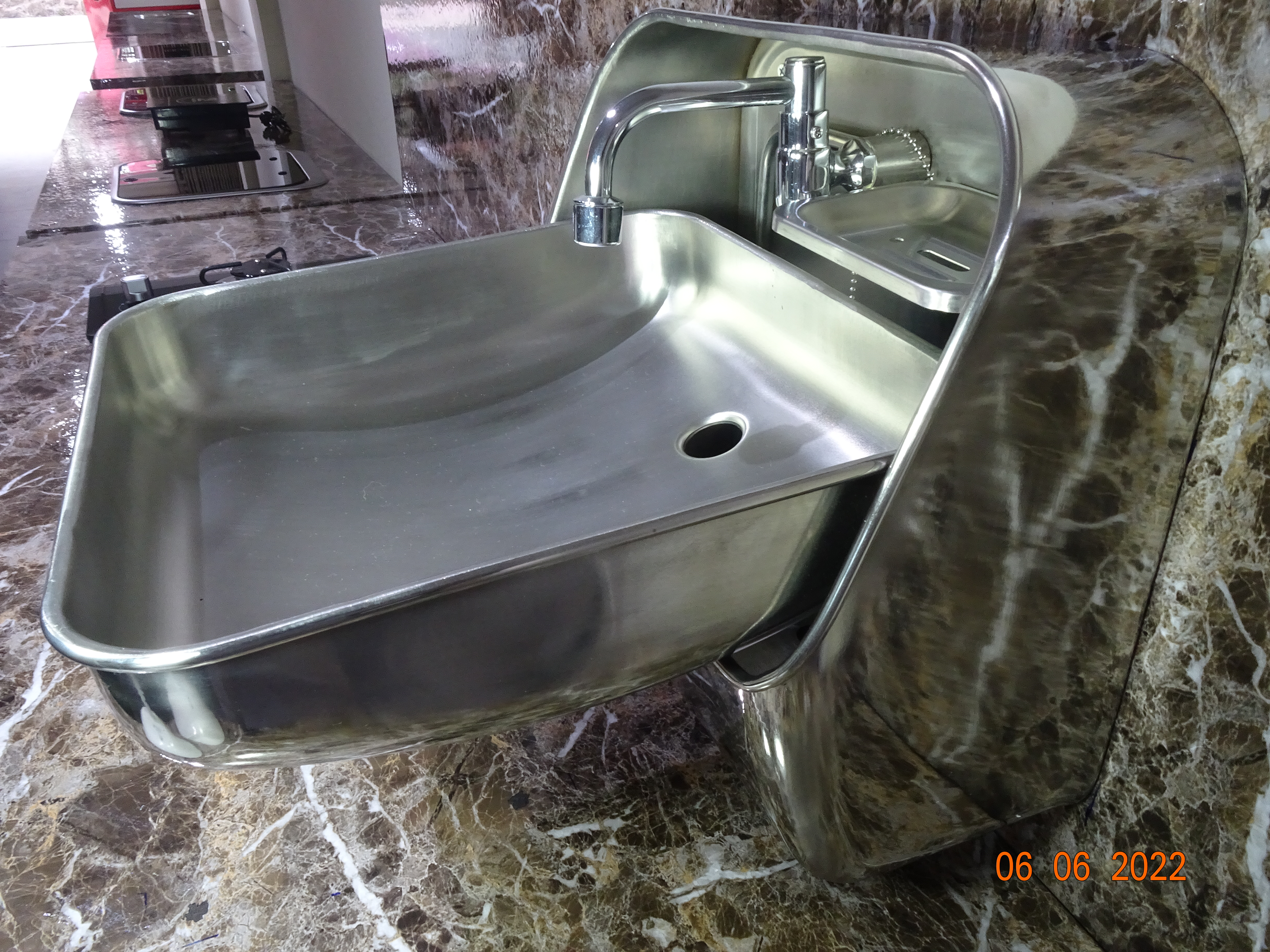 Lavabo gấp gọn