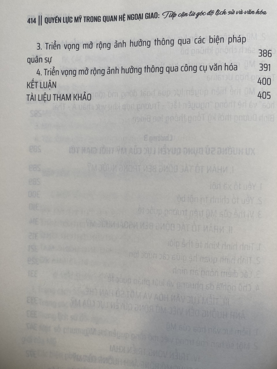Quyền lực Mỹ trong quan hệ ngoại giao tiếp cận từ góc độ lịch sự và văn hóa (Sách chuyên khảo)