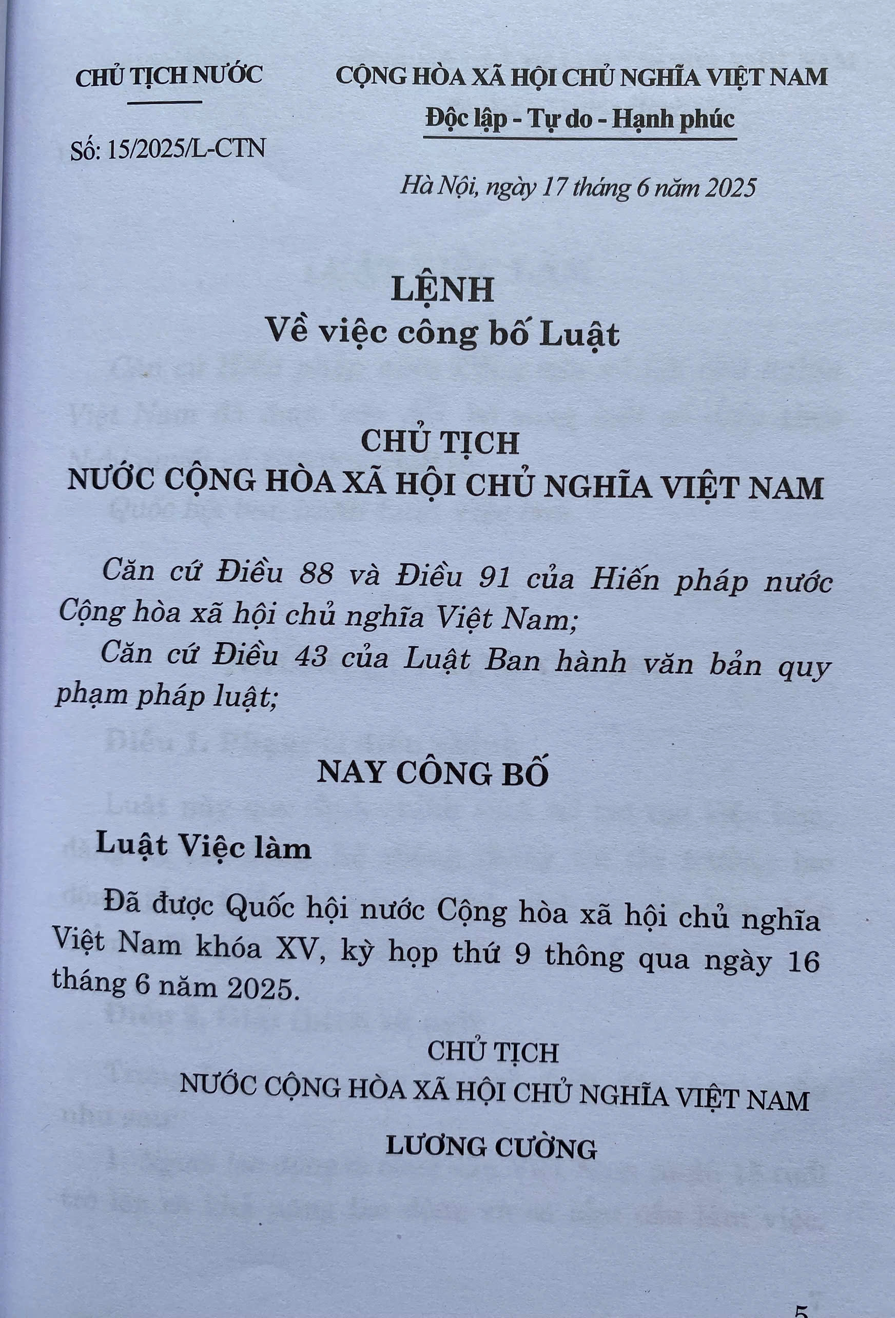 Sách Luật Việc Làm Năm 2025