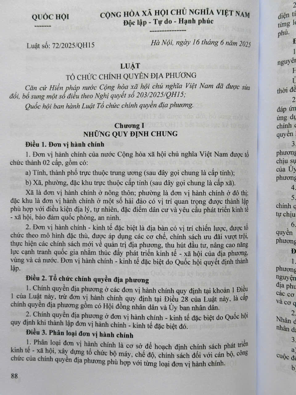 Sách Luật Tổ Chức Chính Quyền Địa Phương – Đơn Vị Hành Chính Cấp Tỉnh và Danh Sách Đơn Vị Hành Chính Cấp Xã của 34 Tỉnh, Thành Phố (V2591T)