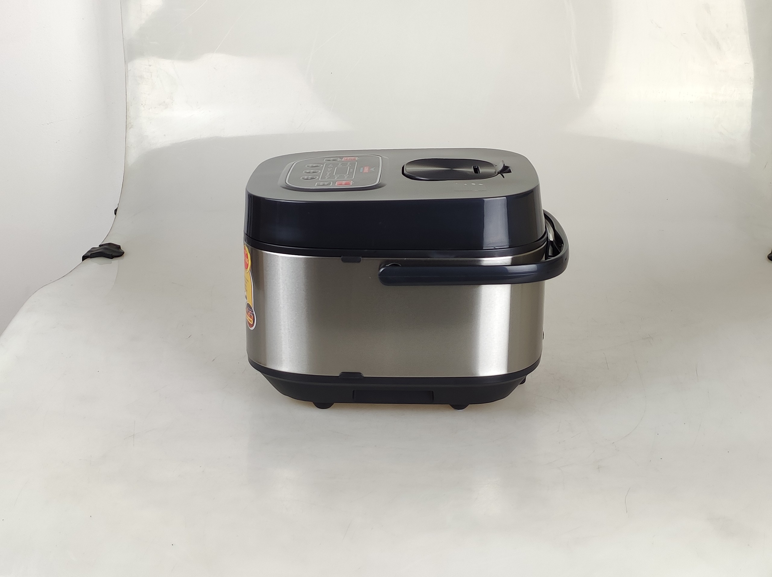 Nồi cơm điện tử Ladomax 7218 - Dung tích 1.8L, 700W - Lòng niêu men chống dính cao cấp-hàng chính hãng