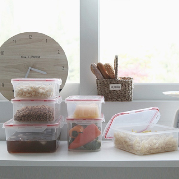 Hộp nhựa đựng thực phẩm Inomata 1,3 lít - Có khóa nắp 4 chiều