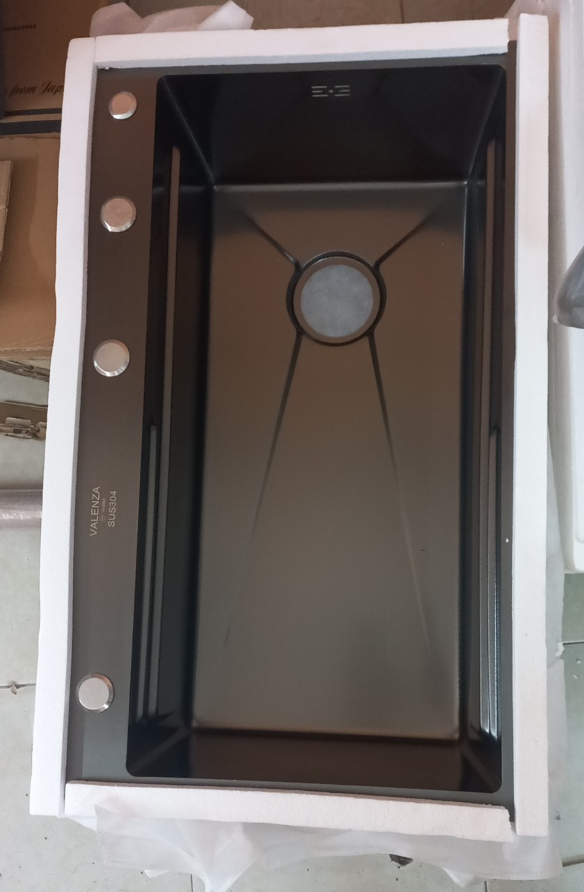 Chậu rửa bát 1 hố lớn inox 304 nano đen Valenza kháng khuẩn cao cấp kèm vòi rửa bát inox 304 nóng lạnh nano đen dáng Vuông, bộ xả to ngăn mùi, khay inox kín-TẶNG BÌNH ĐỰNG NƯỚC RỬA BÁT