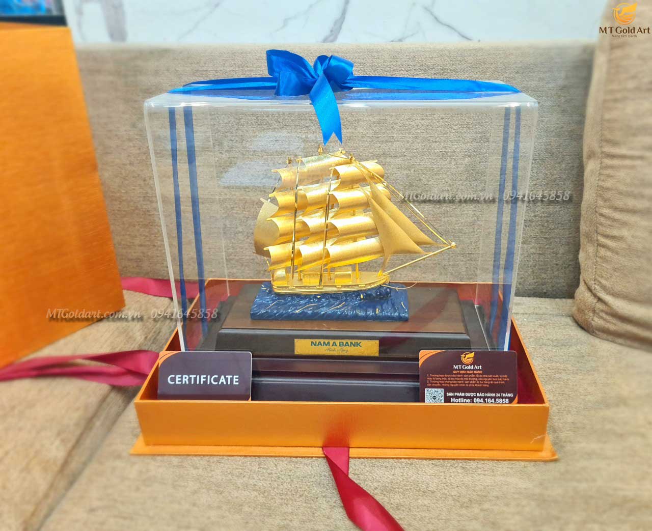 Mô hình thuyền dát vàng 24k MT Gold Art(29x17x34 cm) M01- Hàng chính hãng, quà tặng dành cho sếp, khách hàng, đối tác