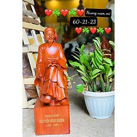 Tượng điêu khắc nguyễn bỉnh khiêm bằng gỗ hương kt cao 60×23×21cm