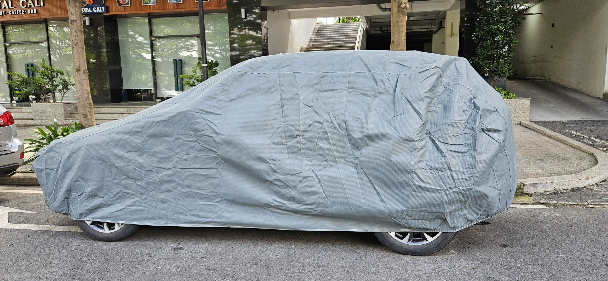 Bạt phủ ô tô chất liệu vải không dệt cao cấp thương hiệu MACSIM dành cho hãng xe Kia Sorento màu ghi - bạt phủ trong nhà và ngoài trời
