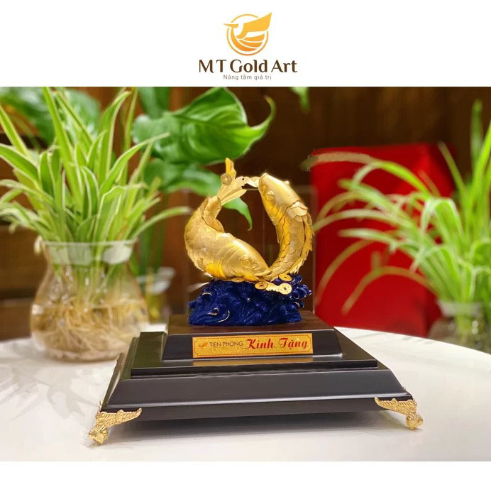 Tượng Đôi Cá Chép Dát Vàng 24K( 24x18x13 cm) MT Gold Art- Hàng chính hãng, trang trí nhà cửa, phòng làm việc, quà tặng sếp, đối tác, khách hàng, tân gia, khai trương
