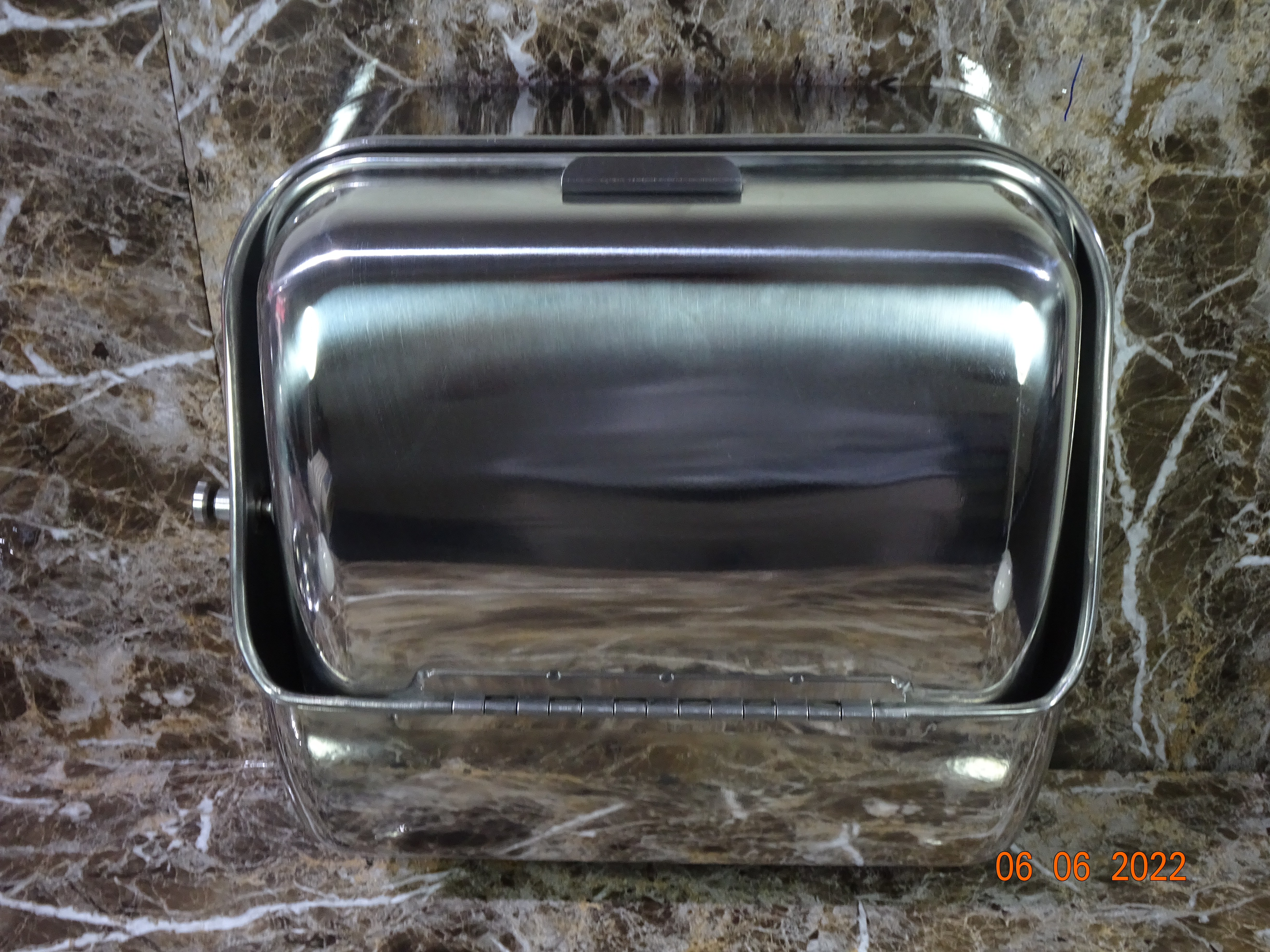 Lavabo gấp gọn