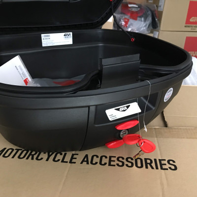 Thùng givi B360N kèm đế đệm MP70N và ốc gắn, thùng gắn sau xe máy givi