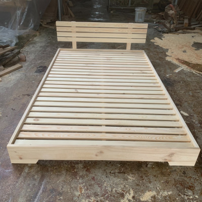 Giường ngủ gỗ CT04 Juno Sofa màu vàng nhạt 