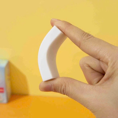 Gôm Tẩy Deli Màu Trắng DLH354 (1 cái)