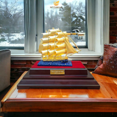 Mô hình thuyền dát vàng 24k MT Gold Art(29x17x34 cm) M01- Hàng chính hãng, quà tặng dành cho sếp, khách hàng, đối tác