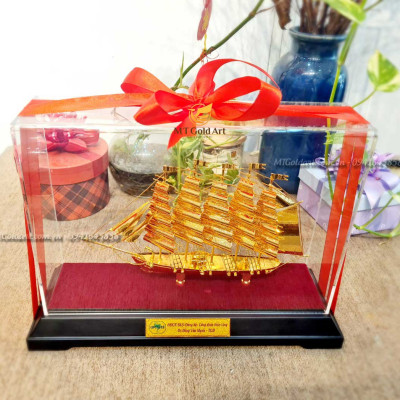 Mô hình thuyền buồm mạ vàng MT Gold Art(305 x 118x 225 mm) M06- Hàng chính hãng, quà tặng dành cho sếp, khách hàng, đối tác