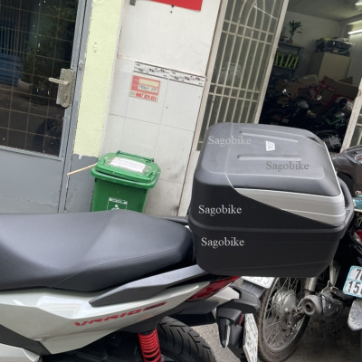 Thùng xe Vario 160, thùng givi B32N Bold, thùng givi 32 lit kèm đế và kit gắn cho Vario 160