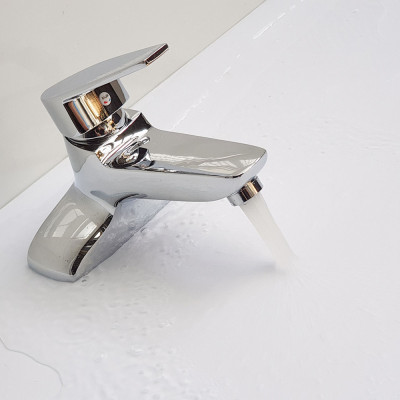 Vòi Lavabo nóng lạnh 2 chân Đồng mạ Chrome Eurolife EL-SUN 03 (Trắng bạc)