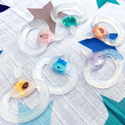 Bàn chải đánh răng kiêm gặm nướu silicon cho bé Marcus & Marcus, từ 6 tháng - Ollie