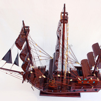 Mô hình thuyền buồm Santa Thái (dài 53cm)