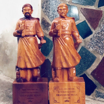 Tượng trần quốc tuấn ,trần hưng đạo vương bằng gỗ hương đá làm mầu giả cổ kt cao 80cm