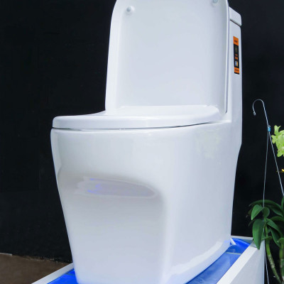 Bồn cầu 1 khối cao cấp tiêu chuẩn xuất Châu Âu, men Nano tuyết bóng sáng, nắp đóng siêu êm, 2 chế độ xả Eurolife EL-LUX 033 (Trắng)