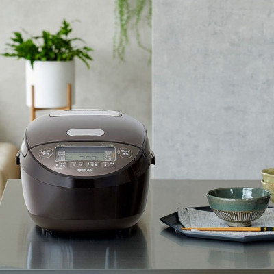 Nồi Cơm Điện Tử Cao Tần Tiger JPK-W18W 1,8 lít - Hàng chính hãng