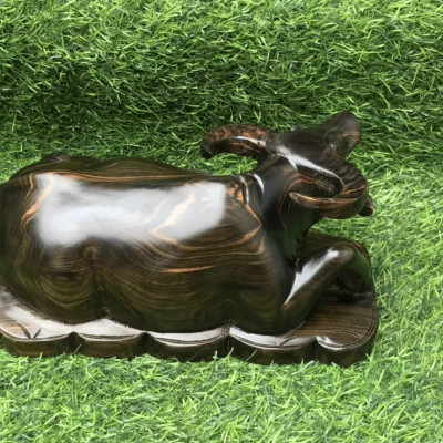 Tượng con trâu tài lộc , bằng gỗ mun kt 30×12,5×12,5cm