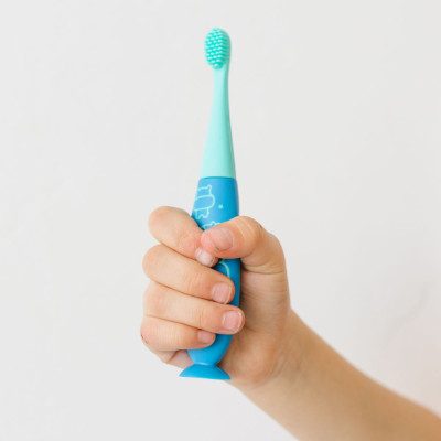 Bàn chải đánh răng silicon cho bé Marcus & Marcus, từ 2 tuổi - Xanh