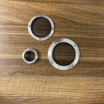 Lưới loa, khung bảo vệ loa gồm vành nhôm bạc và lưới sắt màu đen nhiều kích cỡ từ Hà Nội