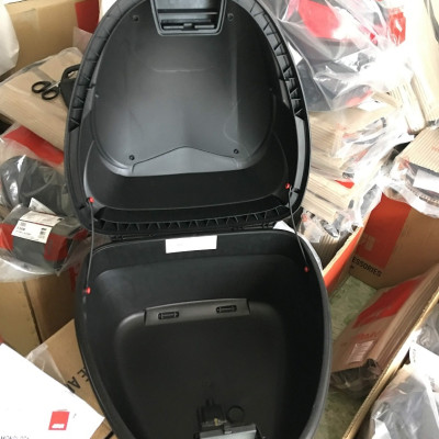 Thùng givi B34N, thùng givi 34 lit kèm đế MP70N và ốc gắn