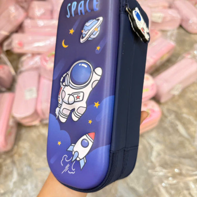 Hộp Bút Hai Ngăn Mặt Cứng In Nổi 3D Hình Hoạt Hình Dễ Thương Cho Bé Trai Bé Gái – Hộp Bút Học Sinh Tiểu Học - HÀNG CHÍNH HÃNG MINIIN