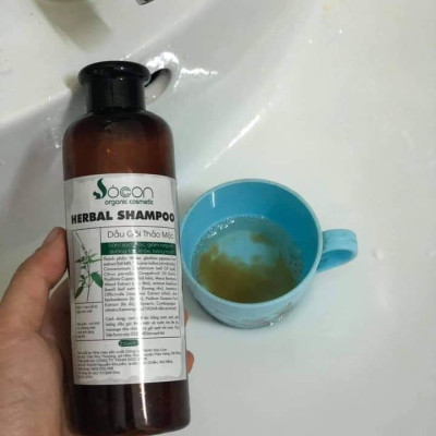 Dầu gội thảo mộc ngăn ngừa rụng tóc sau sinh