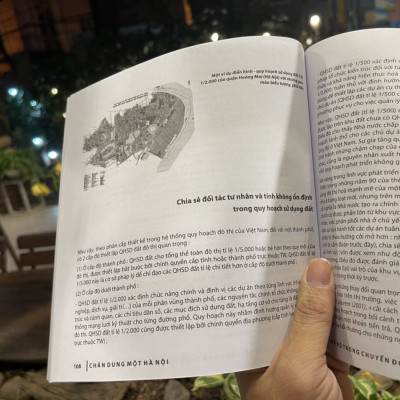CHÂN DUNG MỘT HÀ NỘI - QUÁ ĐỘ TRONG CHUYỂN ĐỔI CÁC DẠNG THỨC QUY HOẠCH ĐÔ THỊ HÀ NỘI – Trần Minh Tùng – NXB Xây Dựng (Bìa mềm)