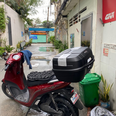 Thùng xe máy điện Vinfast Feliz, thùng Givi B45NM kèm đế và kit gắn cho Feliz