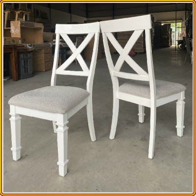 Ghế ngồi phòng ăn Tundo màu trắng lưng X mặt nệm